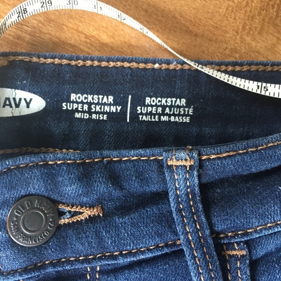 Old Navy Mid-rise Super Skinny Rockstar 2 Short - Picture 7 of 11